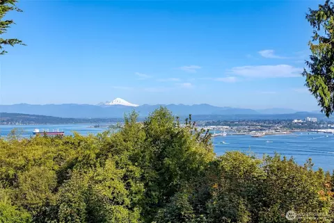 View/Area - 4911 Harbor Ln, Everett, WA 98203 photo 3 of 4