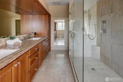 Bath - 4911 Harbor Ln, Everett, WA 98203 photo 6 of 8