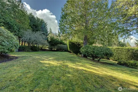 Exterior - 4911 Harbor Ln, Everett, WA 98203 photo 5 of 6