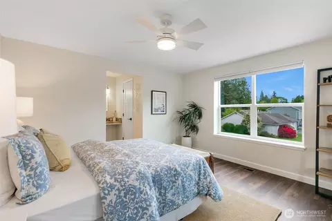 Bedroom - 14427 55th Ave SE, Everett, WA 98208 photo 3 of 7