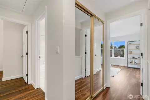 Entry Way - 14427 55th Ave SE, Everett, WA 98208 photo 3 of 3