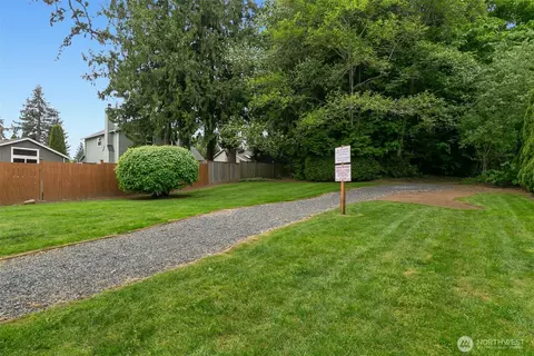Exterior - 14427 55th Ave SE, Everett, WA 98208 photo 8 of 8
