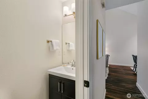 Bath - 14427 55th Ave SE, Everett, WA 98208 photo 1 of 4