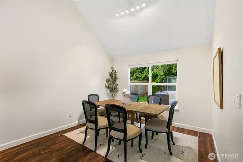 Dining - 14427 55th Ave SE, Everett, WA 98208 photo 1 of 1