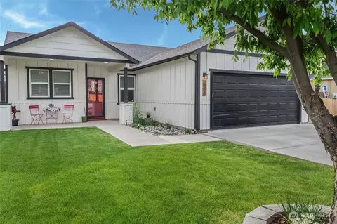 525 Kentucky Dr, Moses Lake, WA 98837