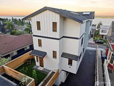 909 32nd Ave S #B, Seattle, WA 98144