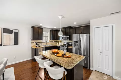 Kitchen - 3228 177th Pl SE, Bothell, WA 98012 photo 2 of 4