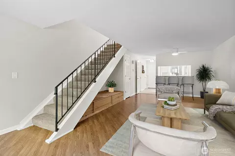 1040 S 320th St #5, Federal Way, WA 98003