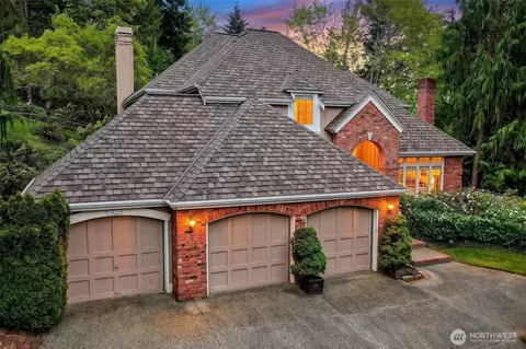 19225 SE 25th St, Sammamish, WA 98075