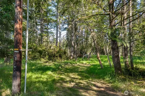 907 E Madrona Blvd NW, Lakebay, WA 98349
