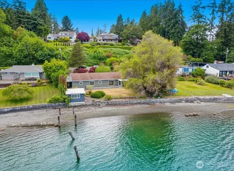 3717 Mathews Dr NW, Bremerton, WA 98312