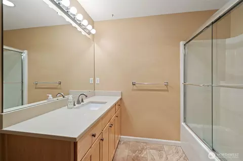Bath - 321 E Soderberg Rd #D-12, Allyn, WA 98524 photo 3 of 3