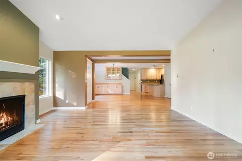 Living - 321 E Soderberg Rd #D-12, Allyn, WA 98524 photo 4 of 9