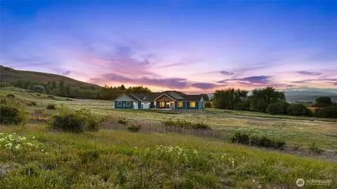 1590 Hunter Rd, Ellensburg, WA 98926