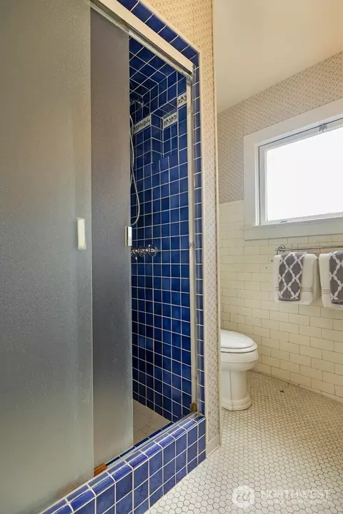 Bath - 806 15th Ave E, Seattle, WA 98112 photo 2 of 2