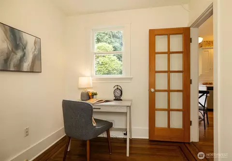Entry Way - 806 15th Ave E, Seattle, WA 98112 photo 2 of 4