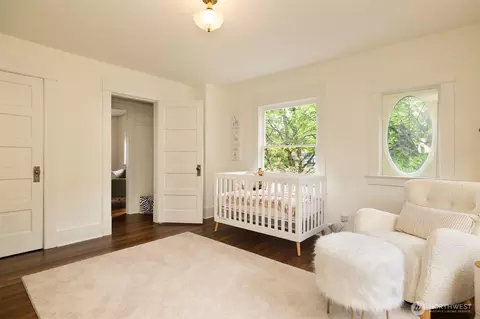 Bedroom - 806 15th Ave E, Seattle, WA 98112 photo 4 of 8