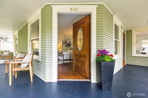 Entry Way - 806 15th Ave E, Seattle, WA 98112 photo 1 of 4