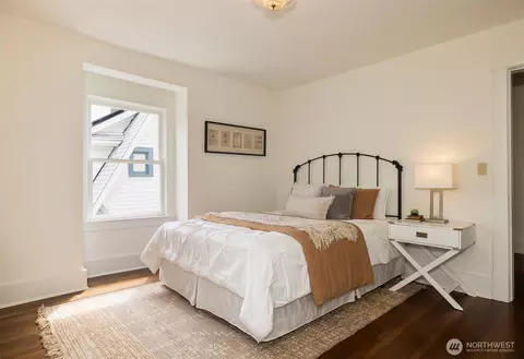 Bedroom - 806 15th Ave E, Seattle, WA 98112 photo 6 of 8