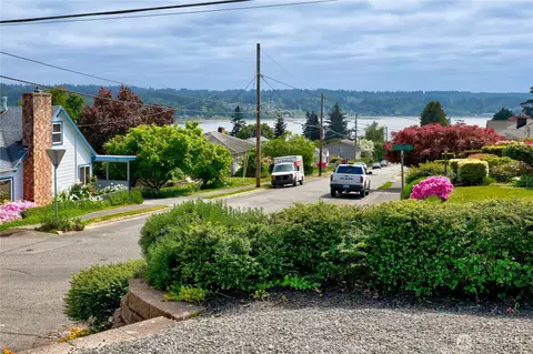 View/Area - 2702 E 16th St, Bremerton, WA 98310 photo 4 of 6
