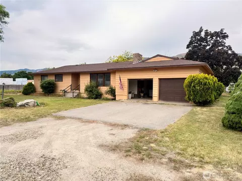 504 9th Ave, Oroville, WA 98844