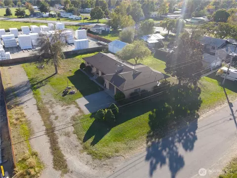 504 9th Ave, Oroville, WA 98844
