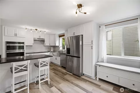 2721 NE 195th St #3, Lake Forest Park, WA 98155