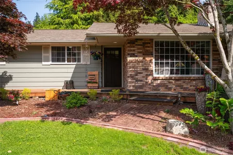 2114 S Cedar Hills Dr, Mount Vernon, WA 98274