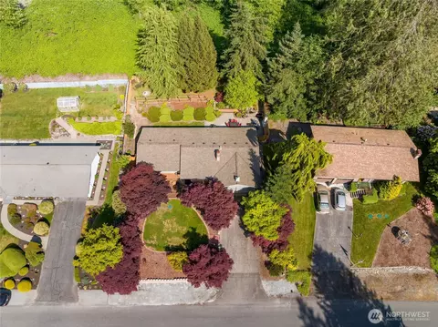 2114 S Cedar Hills Dr, Mount Vernon, WA 98274