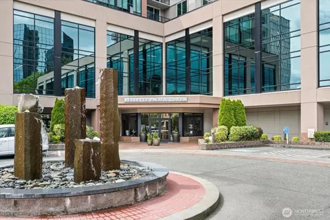 177 107th Ave NE #1706, Bellevue, WA 98004
