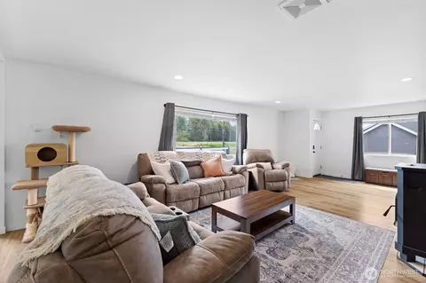Living - 9007 Van Buren Rd, Everson, WA 98247 photo 1 of 2
