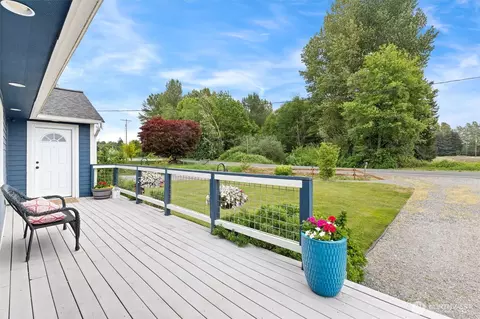 Exterior - 9007 Van Buren Rd, Everson, WA 98247 photo 7 of 11