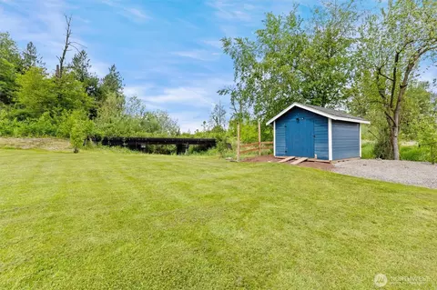 Exterior - 9007 Van Buren Rd, Everson, WA 98247 photo 6 of 11