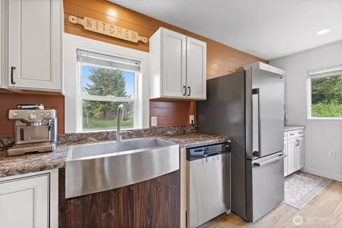 Kitchen - 9007 Van Buren Rd, Everson, WA 98247 photo 2 of 4