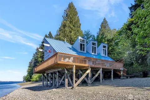 11901 Larson Rd, Anderson Island, WA 98303