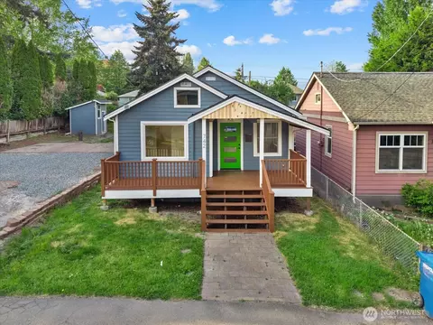 742 S Director St, Seattle, WA 98108