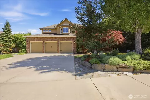 2067 Maiden Ln, Wenatchee, WA 98801