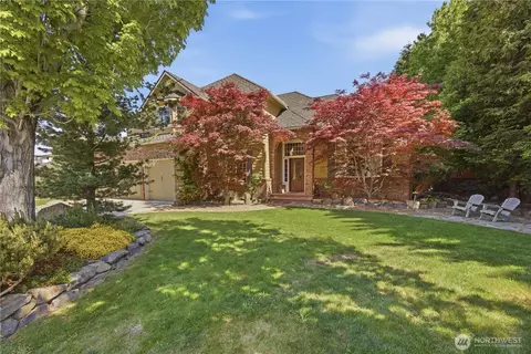 2067 Maiden Ln, Wenatchee, WA 98801