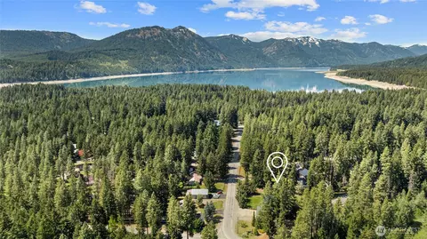61 S Lake Cabins Rd, Ronald, WA 98940
