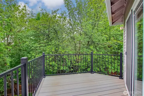Exterior - 9430 NE 181st Ln, Bothell, WA 98011 photo 5 of 7