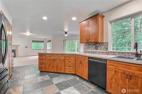 Kitchen - 9430 NE 181st Ln, Bothell, WA 98011 photo 2 of 2