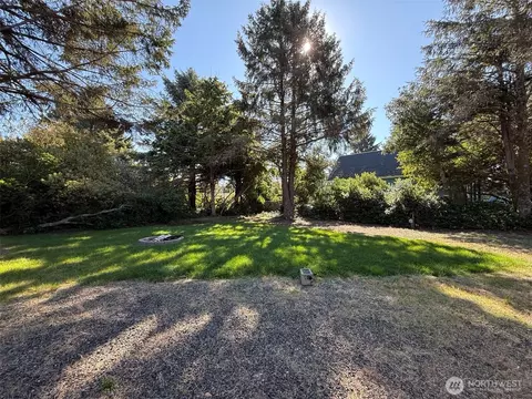 143 Aries Ct SW, Ocean Shores, WA 98569