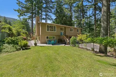 17025 431st Ave SE, North Bend, WA 98045