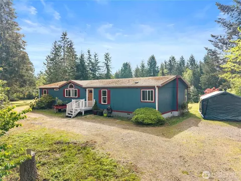 300 E Sunset Ridge Rd, Union, WA 98592