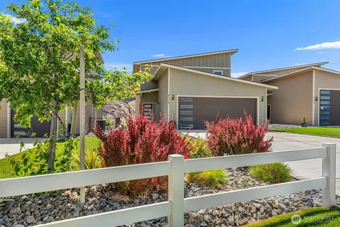 9779 Ridgeview Dr NW, Quincy, WA 98848
