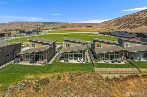 9779 Ridgeview Dr NW, Quincy, WA 98848