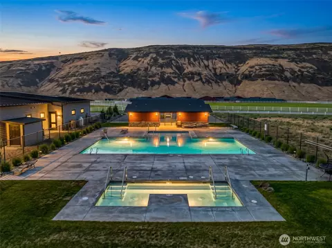 9779 Ridgeview Dr NW, Quincy, WA 98848