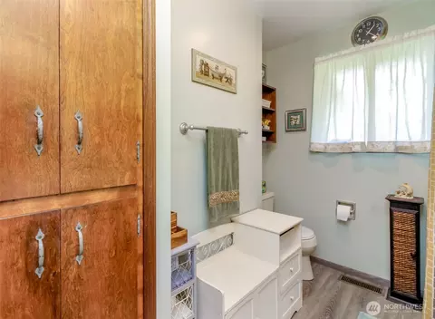 Bath - 45223 284th Ave SE, Enumclaw, WA 98022 photo 1 of 3