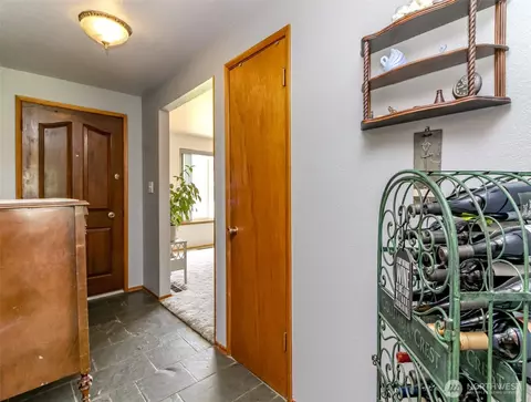 Entry Way - 45223 284th Ave SE, Enumclaw, WA 98022 photo 1 of 1