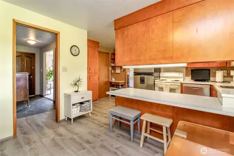 Kitchen - 45223 284th Ave SE, Enumclaw, WA 98022 photo 1 of 4
